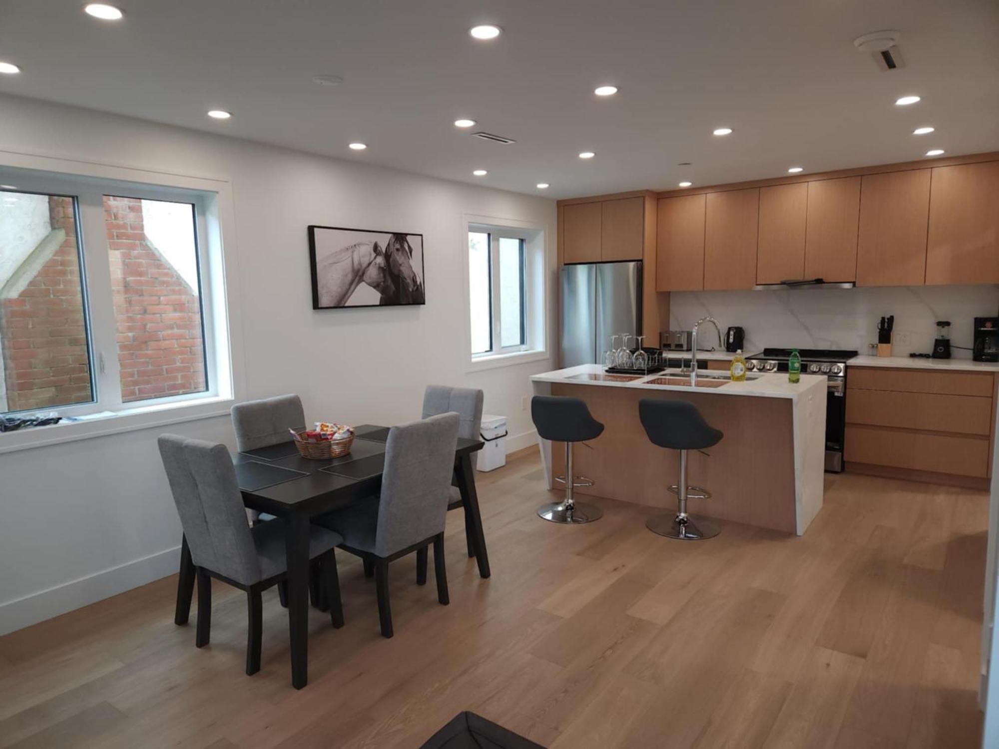 Signature Luxe Top-Floor Townhouse 2Br, 3Ba With Stunning Views فانكوفر المظهر الخارجي الصورة